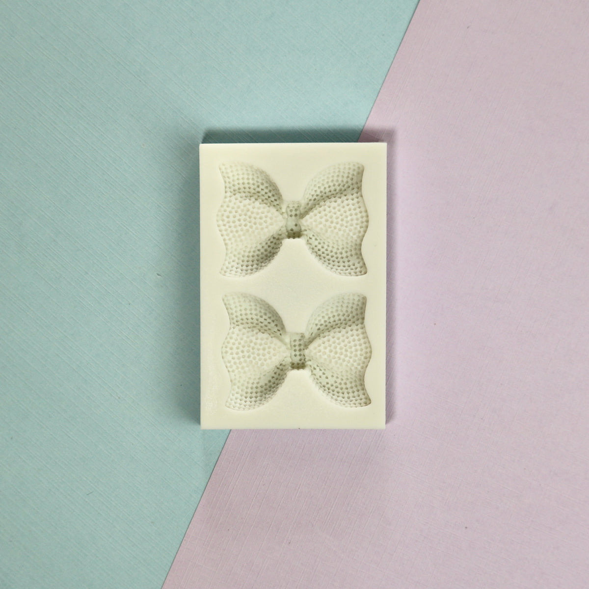 2 Textured Bows – Bean and Butter